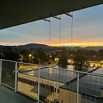 Luxusapartment Mit 40 Qm Terrasse, E-parkplatz Und Parkplatz * グラーツ