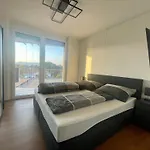 Luxusapartment Mit 40 Qm Terrasse, E-parkplatz Und Parkplatz アパート *