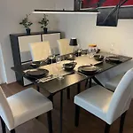 Luxusapartment Mit 40 Qm Terrasse, E-parkplatz Und Parkplatz アパート *