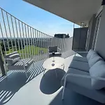 Luxusapartment Mit 40 Qm Terrasse, E-parkplatz Und Parkplatz アパート *