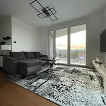 Luxusapartment Mit 40 Qm Terrasse, E-parkplatz Und Parkplatz アパート グラーツ