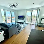 Luxusapartment Mit 40 Qm Terrasse, E-parkplatz Und Parkplatz * グラーツ