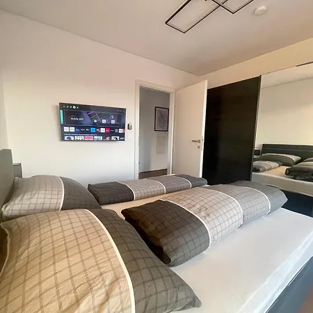 Luxusapartment Mit 40 Qm Terrasse, E-parkplatz Und Parkplatz *