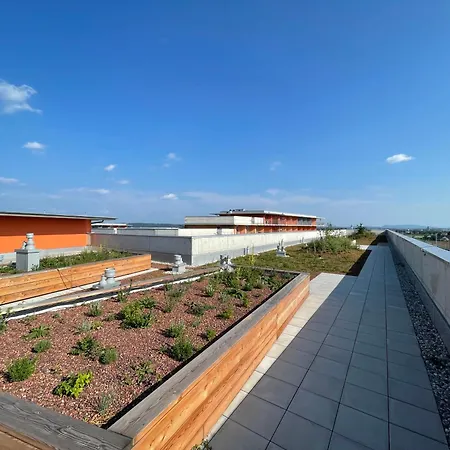 Luxusapartment Mit 40 Qm Terrasse, E-parkplatz Und Parkplatz شقة *