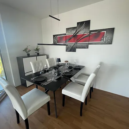 아파트 Luxusapartment Mit 40 Qm Terrasse, E-parkplatz Und Parkplatz