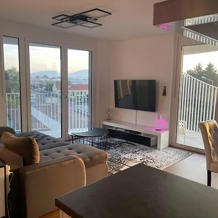 Luxusapartment Mit 40 Qm Terrasse, E-parkplatz Und Parkplatz *