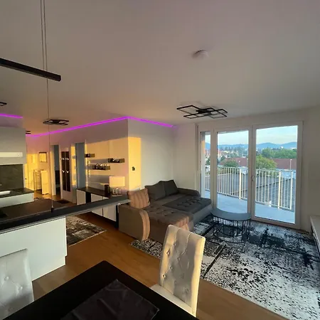 아파트 Luxusapartment Mit 40 Qm Terrasse, E-parkplatz Und Parkplatz