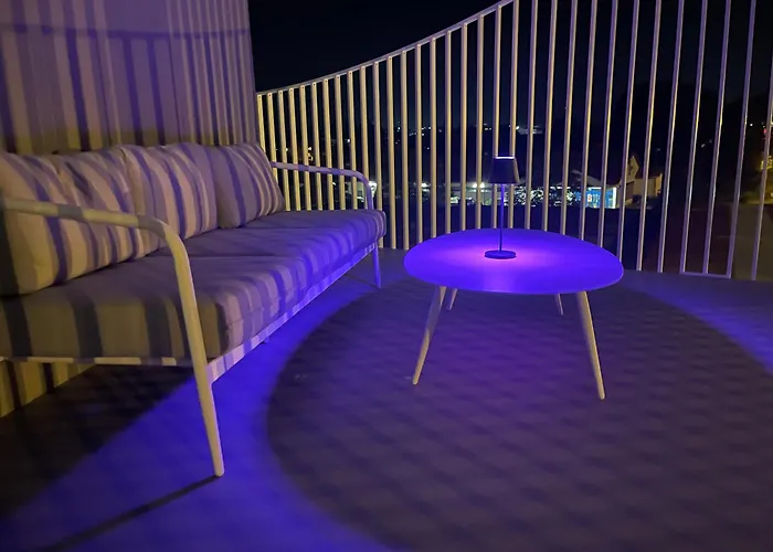 아파트 Luxusapartment Mit 40 Qm Terrasse, E-parkplatz Und Parkplatz